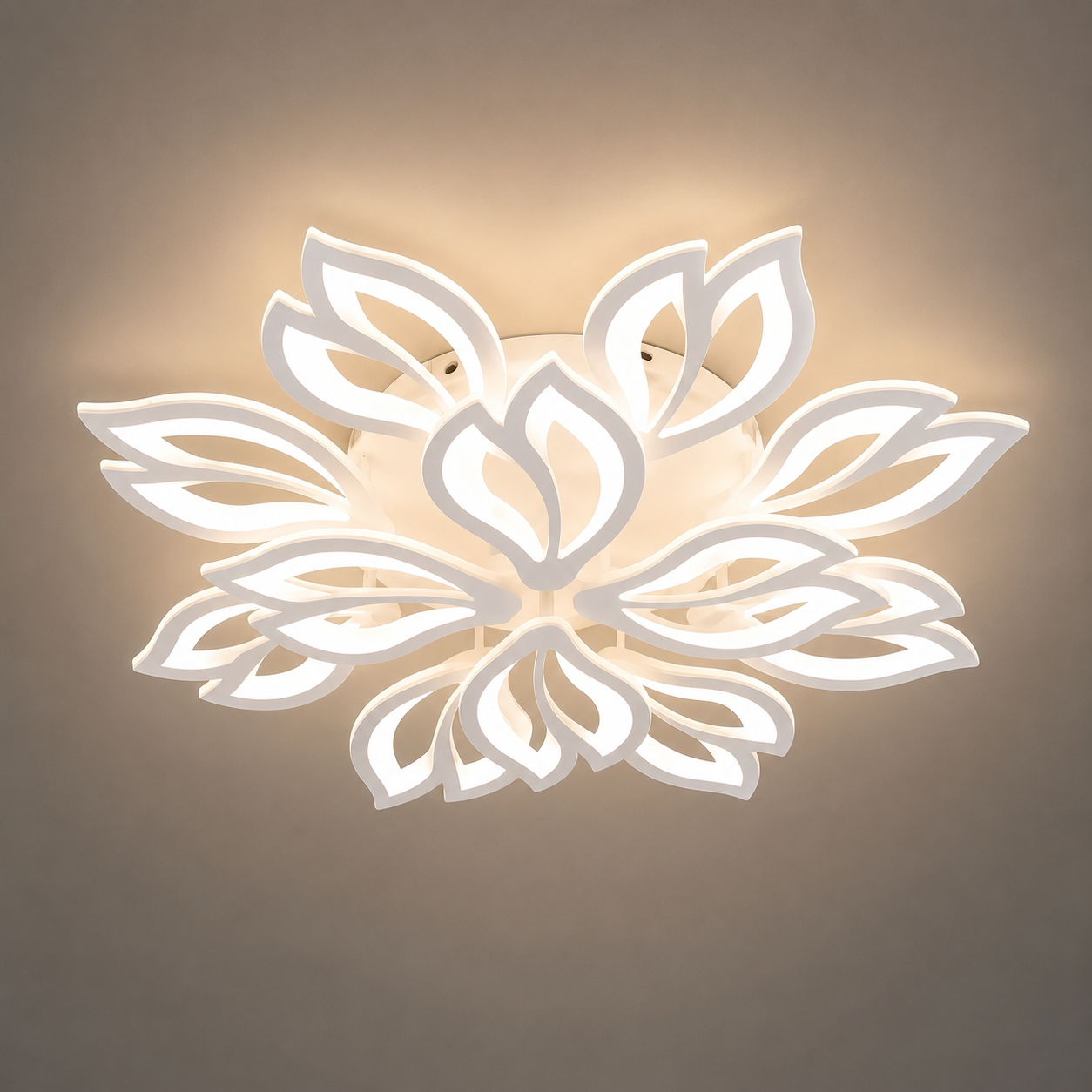 Lustră LED cu Telecomandă Wilona 240W, Ø76 cm, Lumină Caldă/Neutră/Rece, Dimabilă, Alb