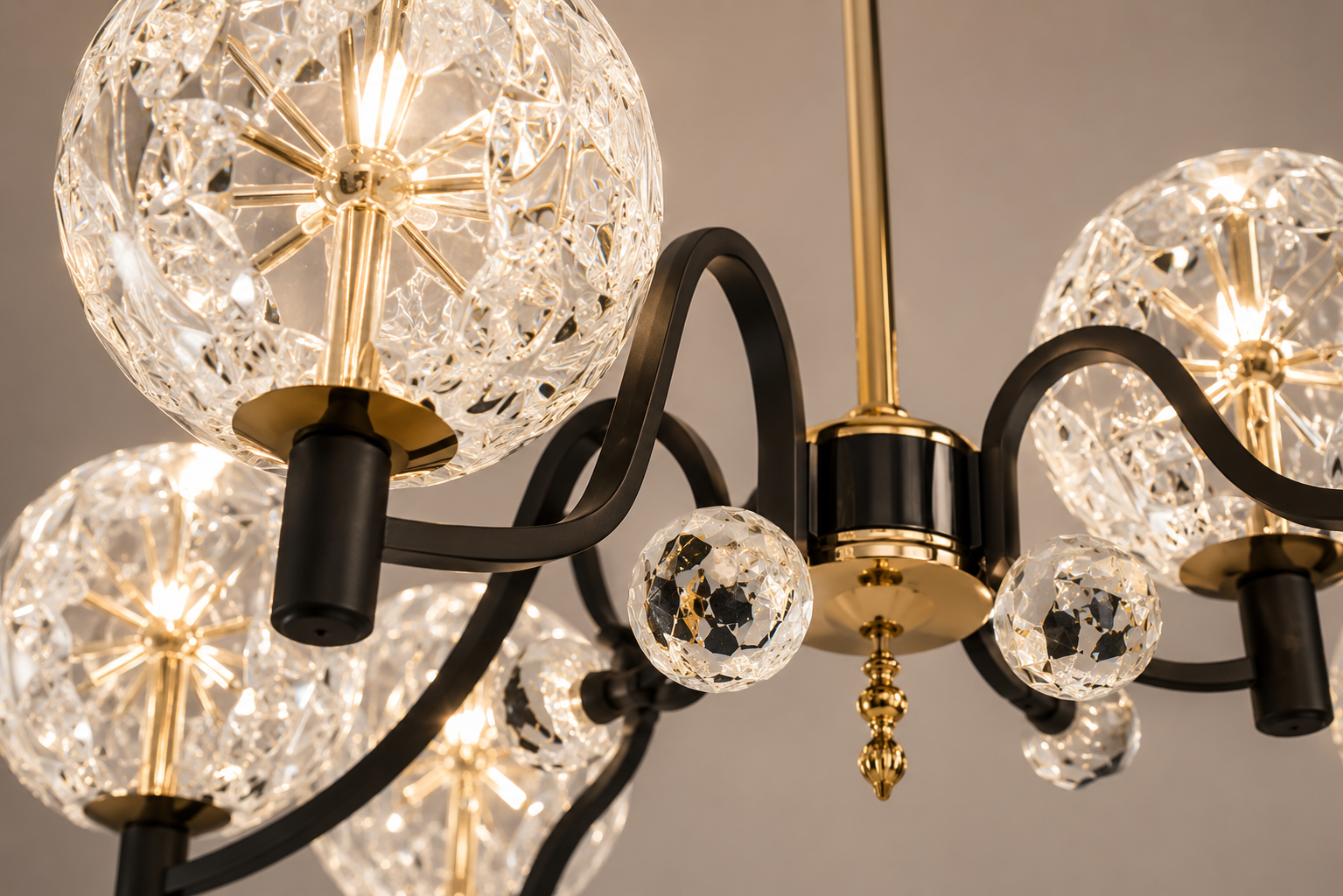 Candelabru Isolde 96W, Auriu/Negru