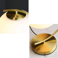 Veioză Modernă Aurie cu Glob Alb E27 – Design C Shape