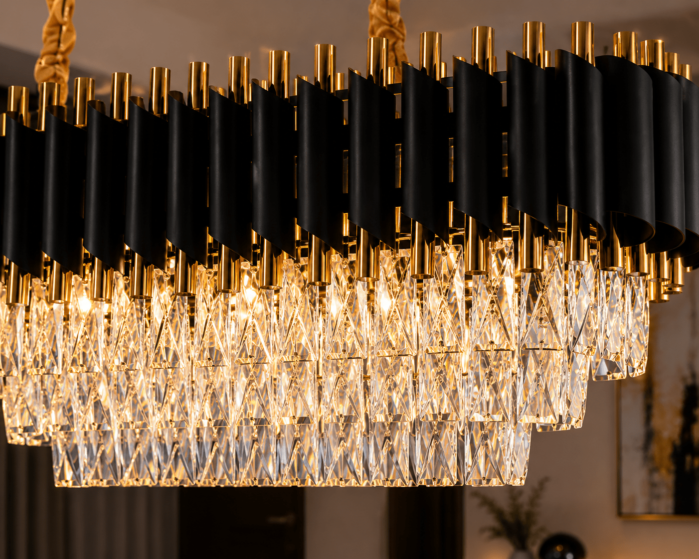 Candelabru Cristal Leontia, 60W, Auriu/Negru - AdeHouse — Finisaje și Iluminat Premium.