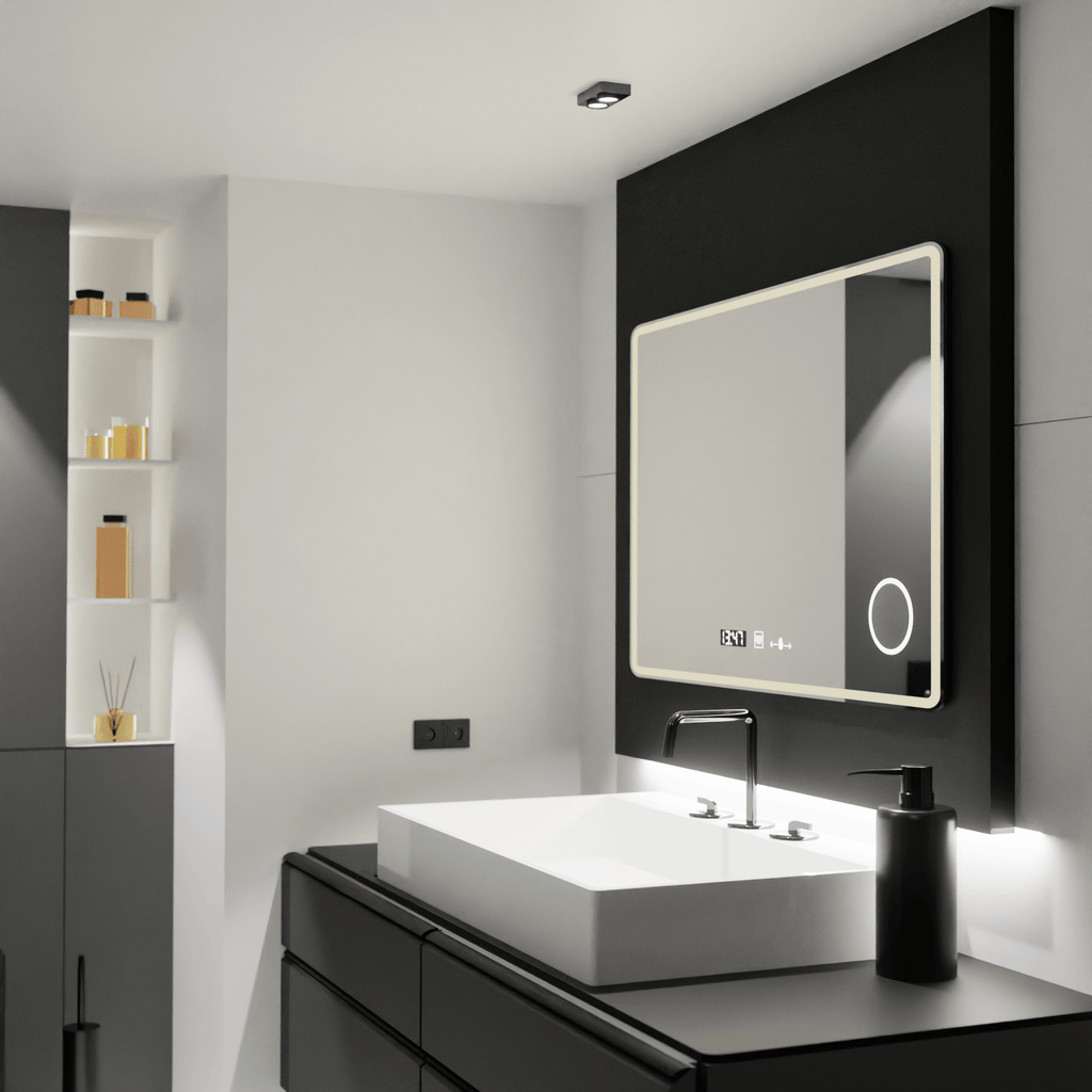 Oglindă LED Baie cu Dezaburire Zenaide, Ceas - AdeHouse — Finisaje și Iluminat Premium.