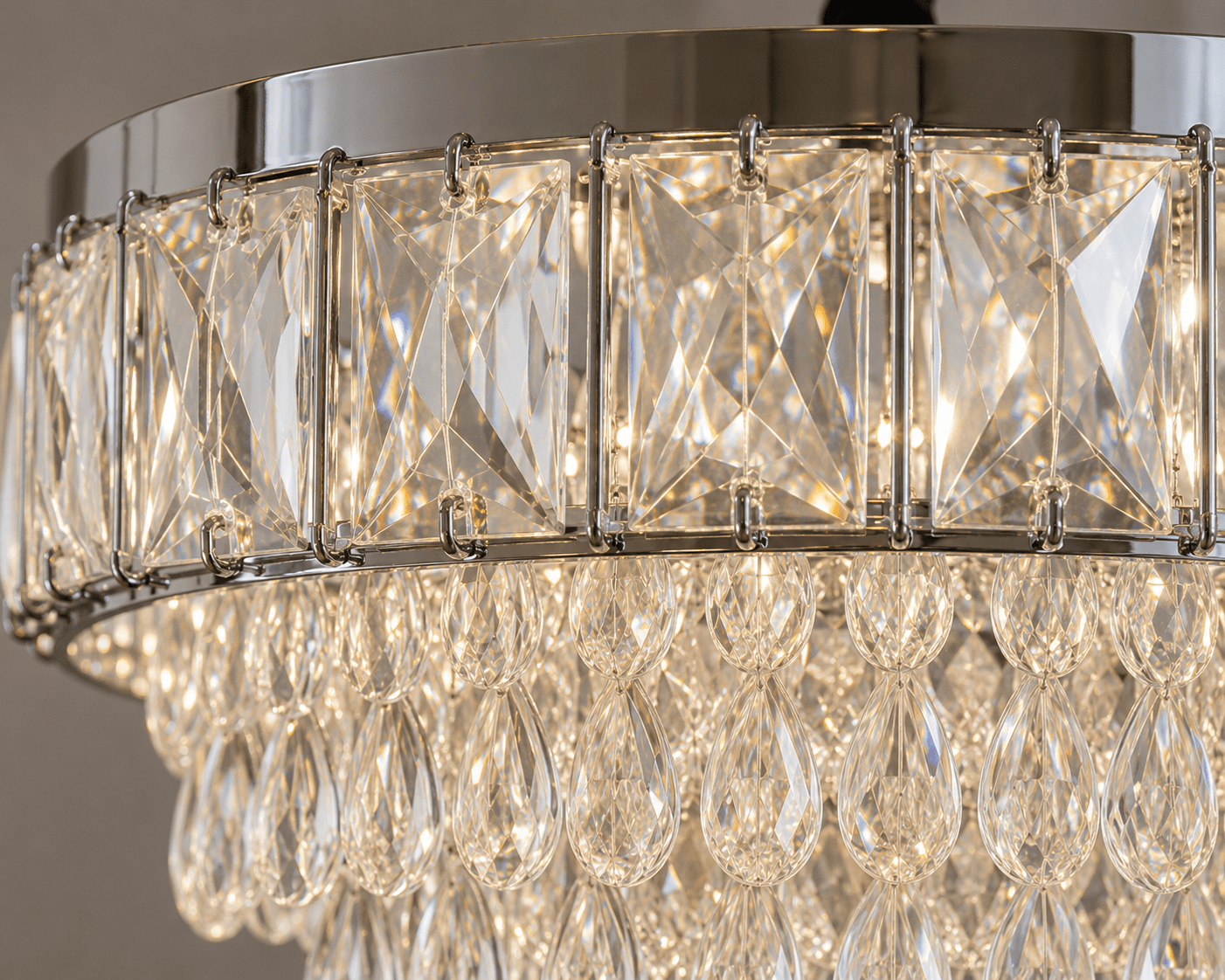 Candelabru Cristal Nicostrata, 80W - AdeHouse — Finisaje și Iluminat Premium.