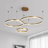Pendul LED cu Telecomandă Vespera II 200W, cu Inele, Lumină Caldă/Neutră/Rece, Dimabil, Auriu - AdeHouse — Finisaje și Iluminat Premium.